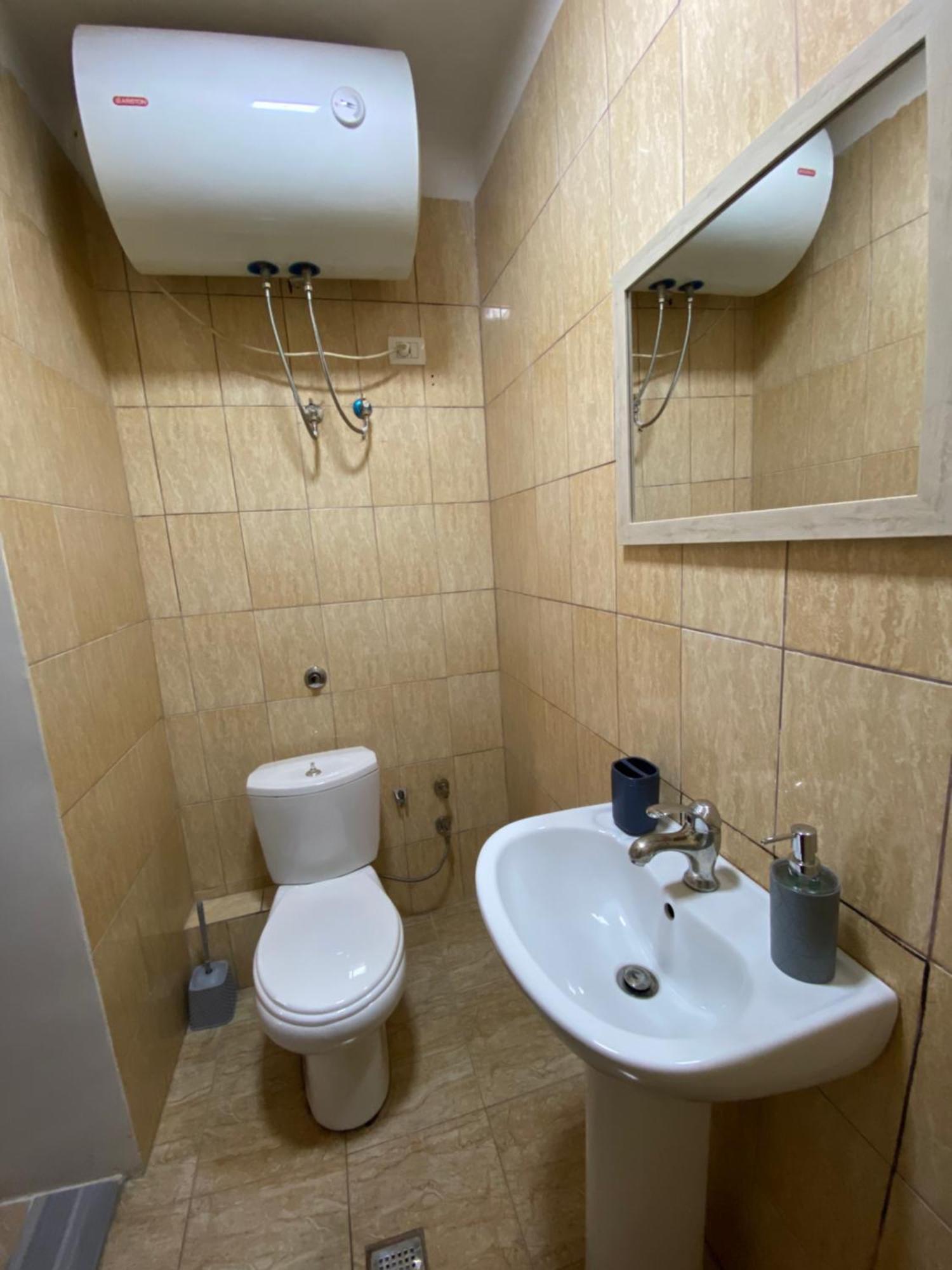 Myslym Shyri Studio 2 Tirana Exteriör bild